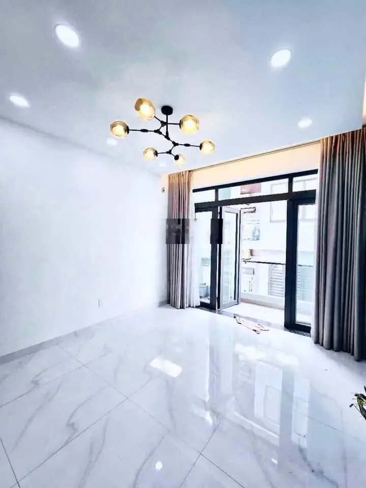 Cần bán gấp nhà phố giữa lòng tt sài gòn, 4 tấm nội thất đẹp, hẻm oto cách mặt tiền gần 20m, q10