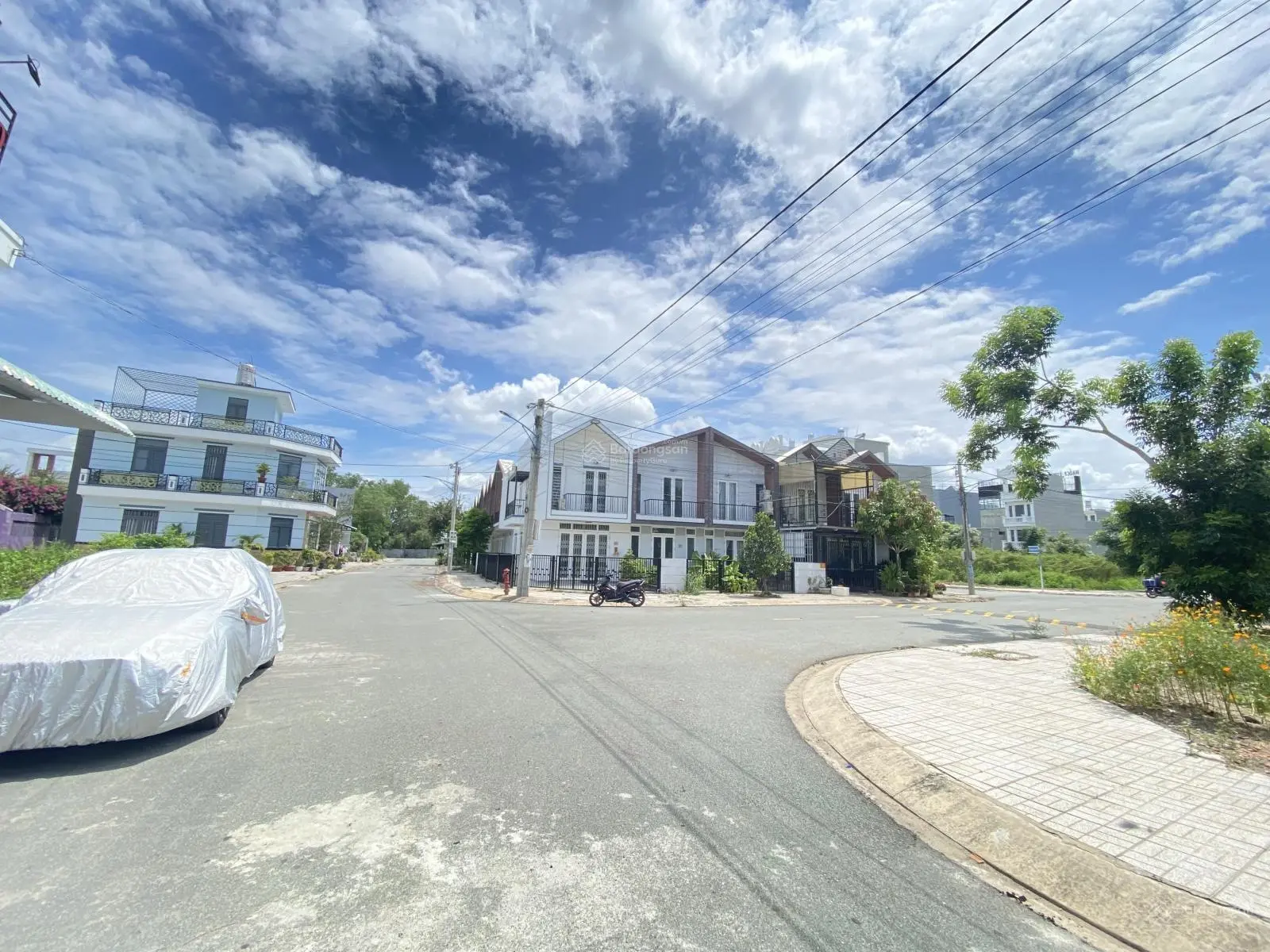 Cát Tường Phú Sinh bán lô góc 2 mặt tiền trục chính DT: 8x14=108m2 SHR vị trí đẹp kinh doanh ạ