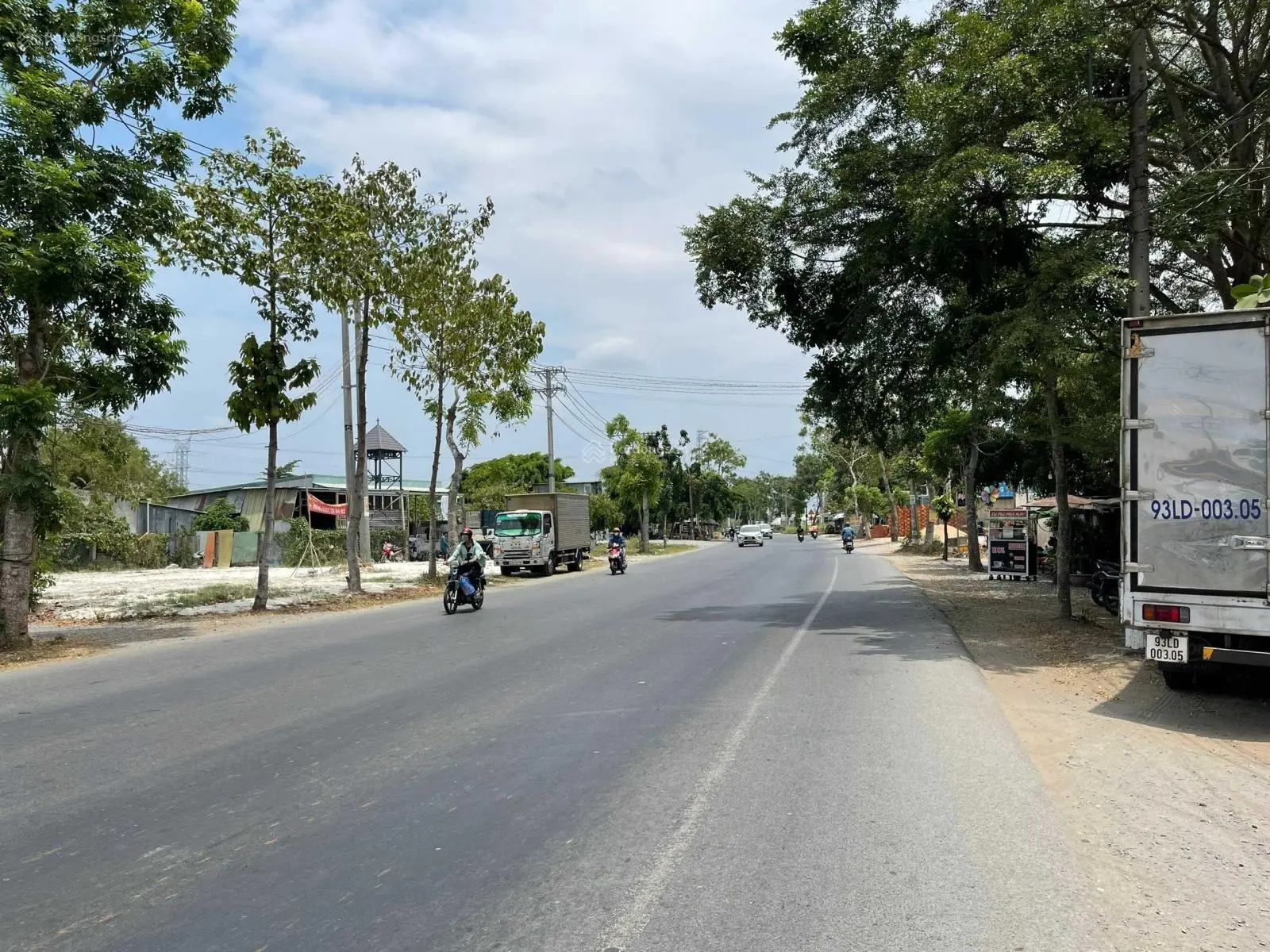Đất mặt tiền tuyến tránh QL50, ngay vòng xoay Tân Kim, giá rẻ chỉ 11 tr/m2, làm kho, xưởng