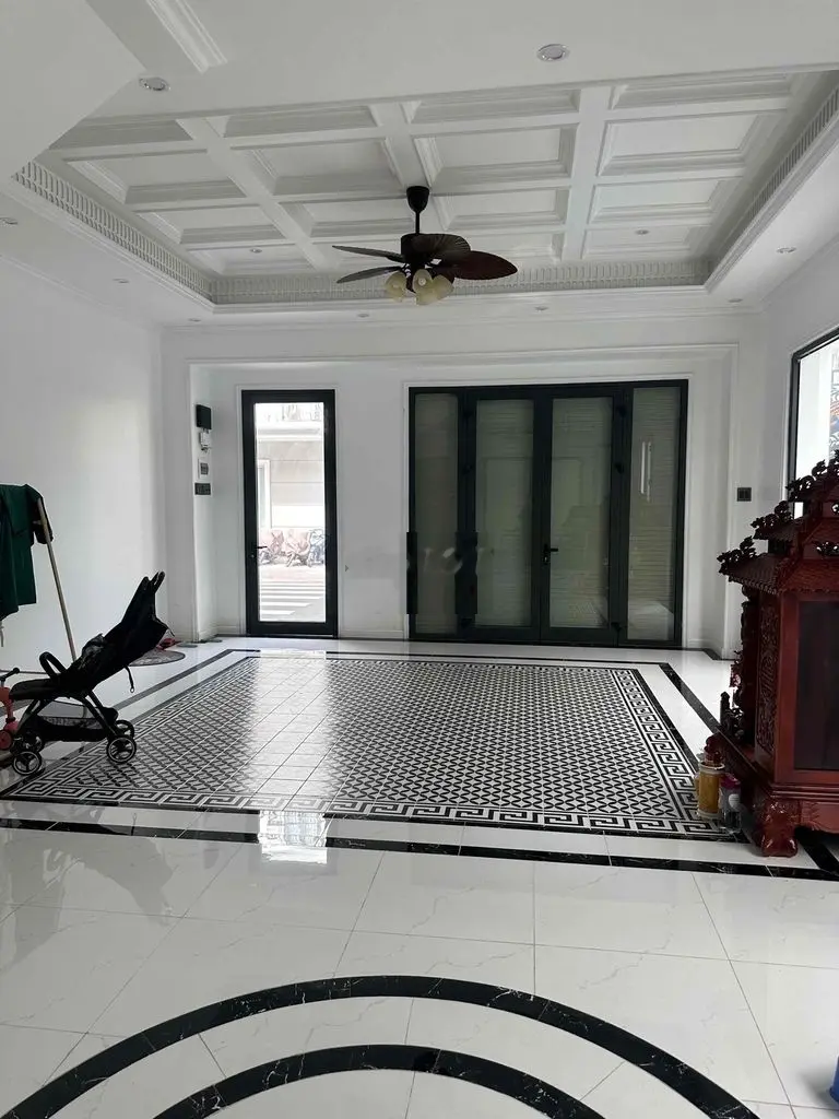 Bán căn nhà đẹp Vincom - Phường 1