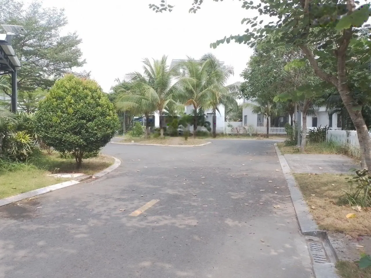 Biệt thự có sổ hoàn công giá 3,3 tỷ LH 0973 013 ***