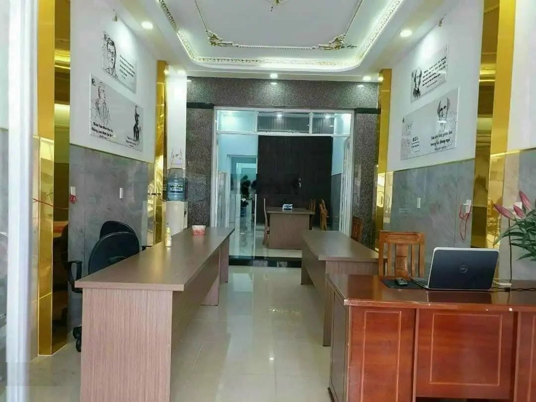 Bán Nhà 1 trệt 2 lầu + sân thượng trồng rau MT KDBB đường Dương Công Khi, gần Ngã 3 Giồng Hóc Môn