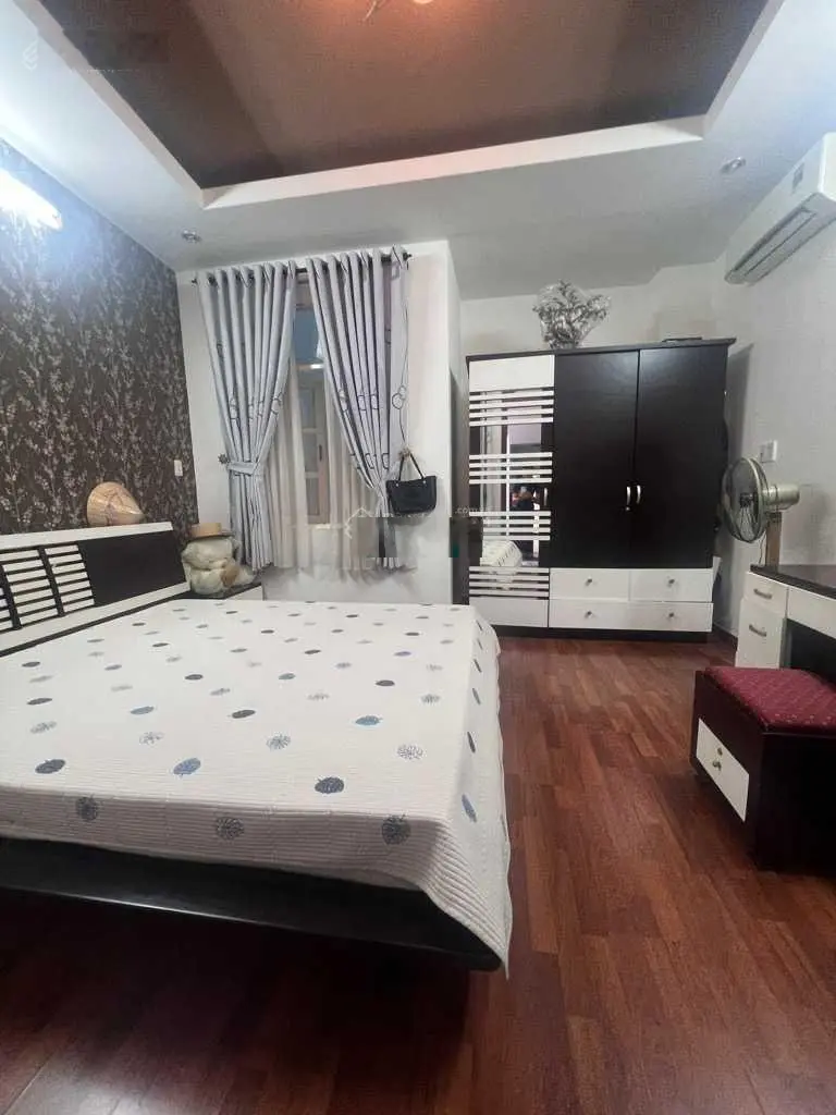 Bán nhà HXH Dương Bá Trạc, Quận 8. Nguyễn Văn Cừ. 4m x 19m. 3 tầng. Giá 8.8 tỷ. MTKD , hiếm