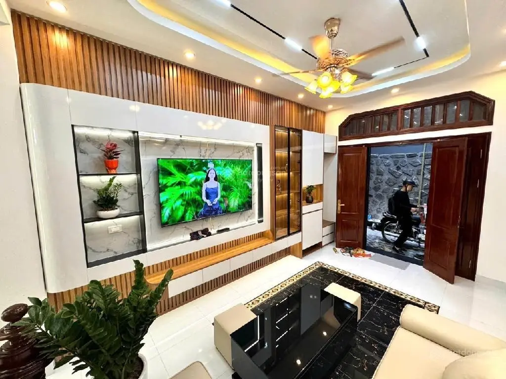 Nhà đẹp VĂN TIẾN DŨNG , 5 tầng, 20m ra ôtô tránh , hơn 5 đồng xíu xíu . Thuý 0985 387 ***