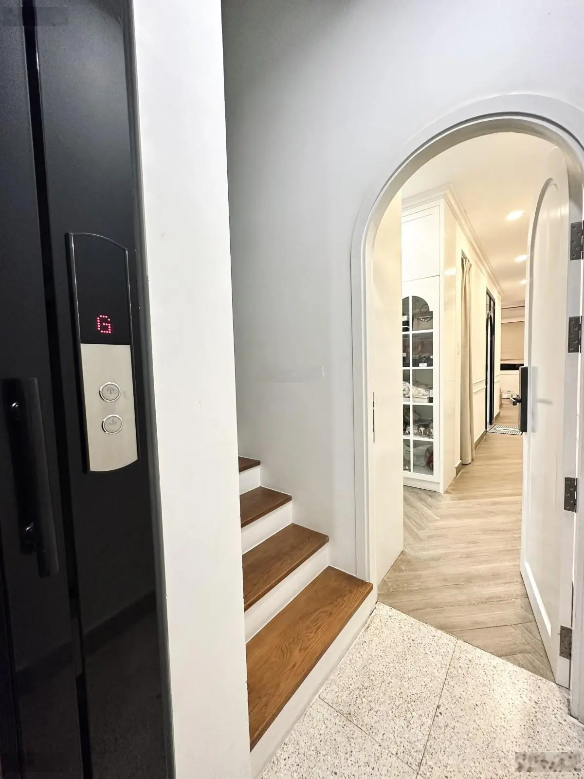 Nhà mới cứng 5 tấm HXH Lê Thánh Tôn view chợ Bến Thành trung tâm Quận 1. Nhà đẹp giá siêu hời 25 tỷ