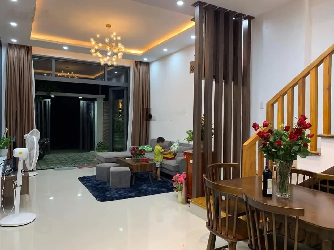 Siêu hot!! Cần bán gấp nhà riêng 100m2, 700 triệu tại thị trấn Tân Túc, Bình Chánh gần THCS Tân Túc