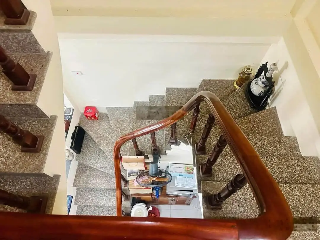 Bán Gấp! Cầu Giấy, ngõ 3 gác tránh, 60m ra phố, thông tư tung, thoáng, sân xe, 38m2*5T