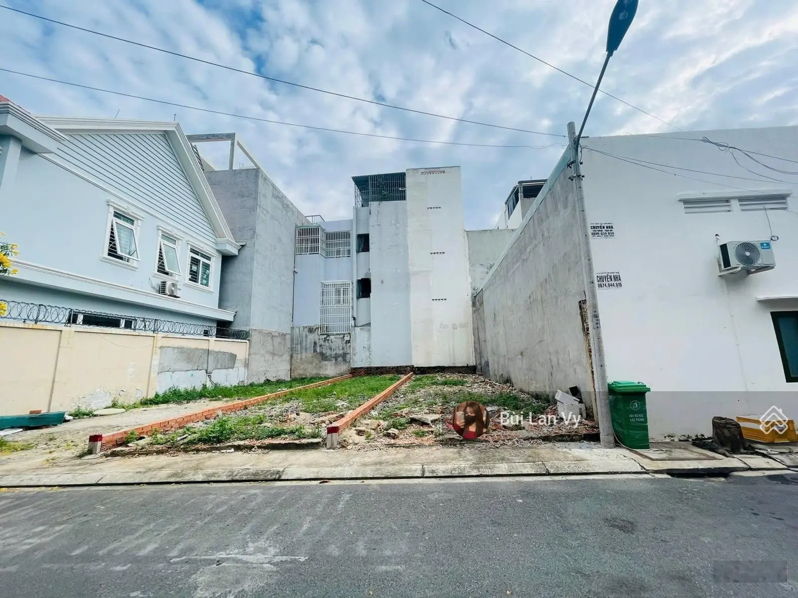 Thanh lý gấp lô đất MT,Đ. Nguyễn Huệ, Phường Phú Khương, Bến Tre. Diện tích : 124m2/335 triệu