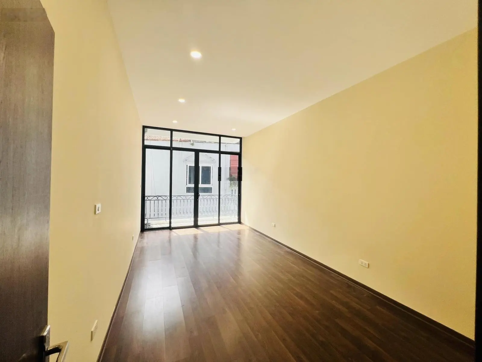 Nhà Tây Mỗ-56m2- 3tầng- dân xây-5.6 tỷ-ô tô vào nhà-dân trí cao -tiện ích Vinhomes-ở sướng- hàng F0
