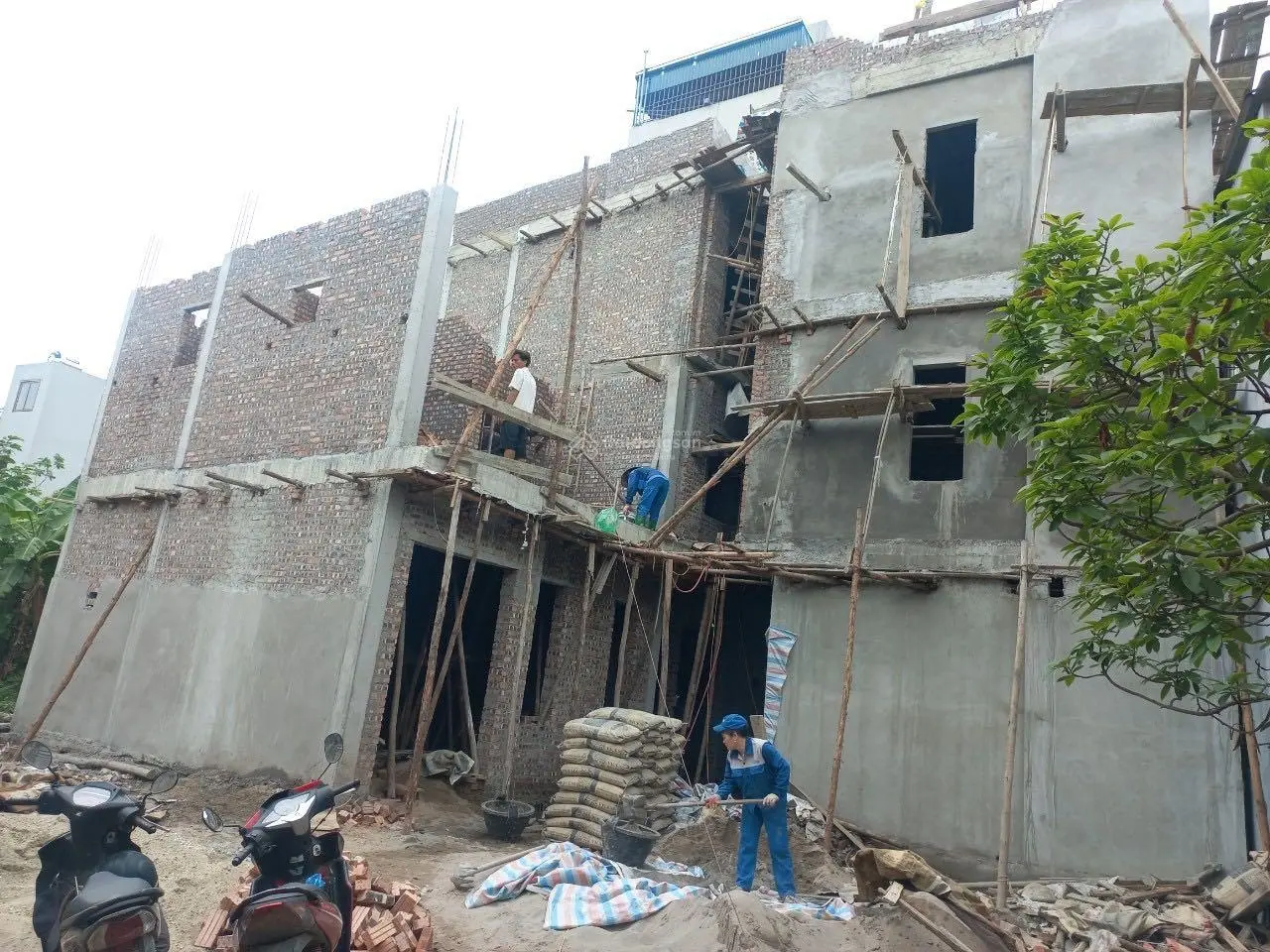 Bán nhà 3 tầng xây sẵn thiết kế hiện đại tại thị trấn Đông Anh