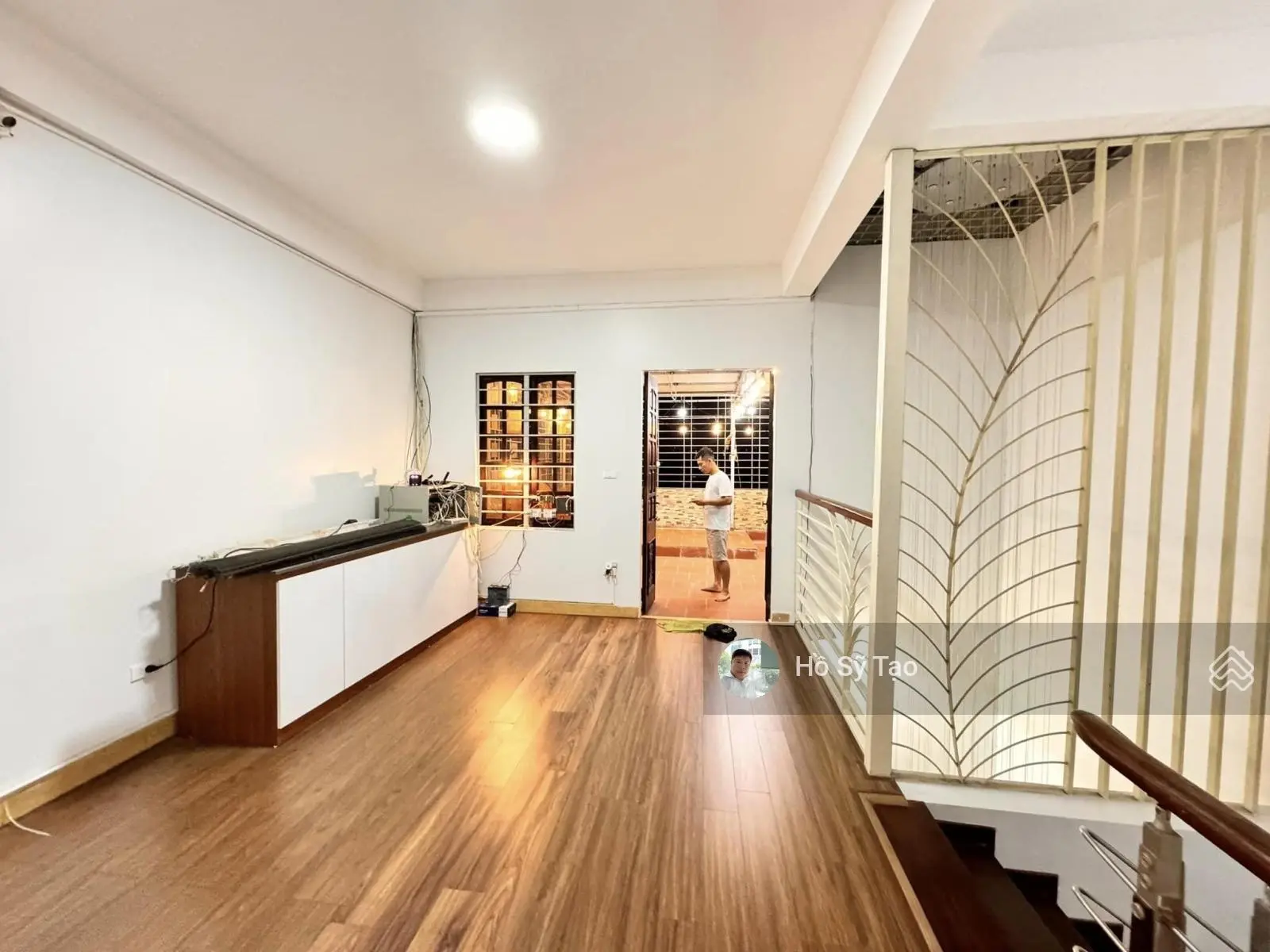 Bán nhà đẹp phân lô đường Trần Quốc Hoàn - Cầu Giấy. Diện tích 82,8m2xMT5,41mx4T. Giá chào 21,46 tỷ