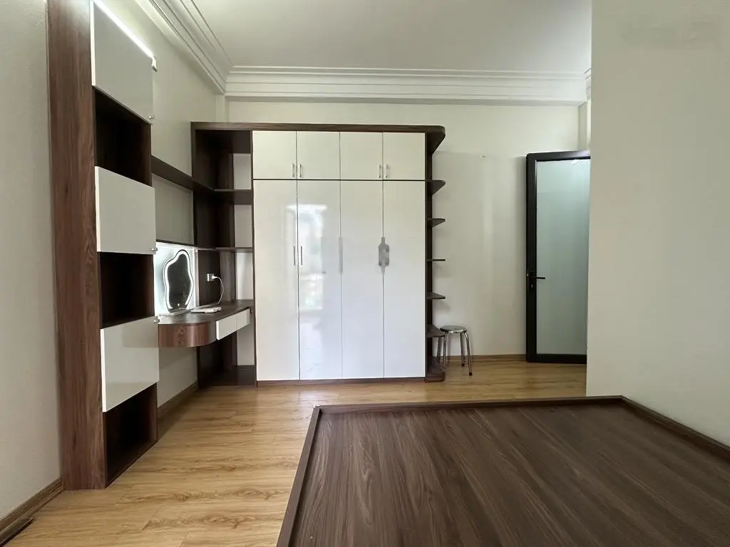 Bán nhà,Phố Đông thiên , Vĩnh Hưng , Nhà đẹp full nội thất , 43m -4 tầng - chào 6,6 tỷ còn bớt mạnh