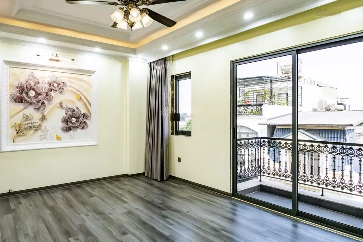 Chủ xoay dòng tiền bán gấp nhà phố Nguyễn văn Hưởng- Long Biên hàng xóm Việt Hưng