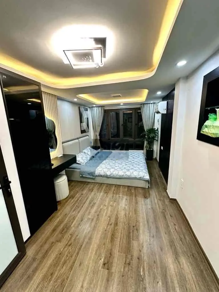 Bán nhà phố Trần Quý Cáp - 10m ra ô tô tránh - 3PN. Giá: 4,65 tỷ
