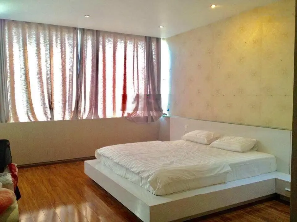 Siêu rẻ! Bán nhà 4 tầng 110m2 7PN khép kín đường Nguyễn Công Trứ - Sơn Trà cách biển 20m - 14.5 tỷ