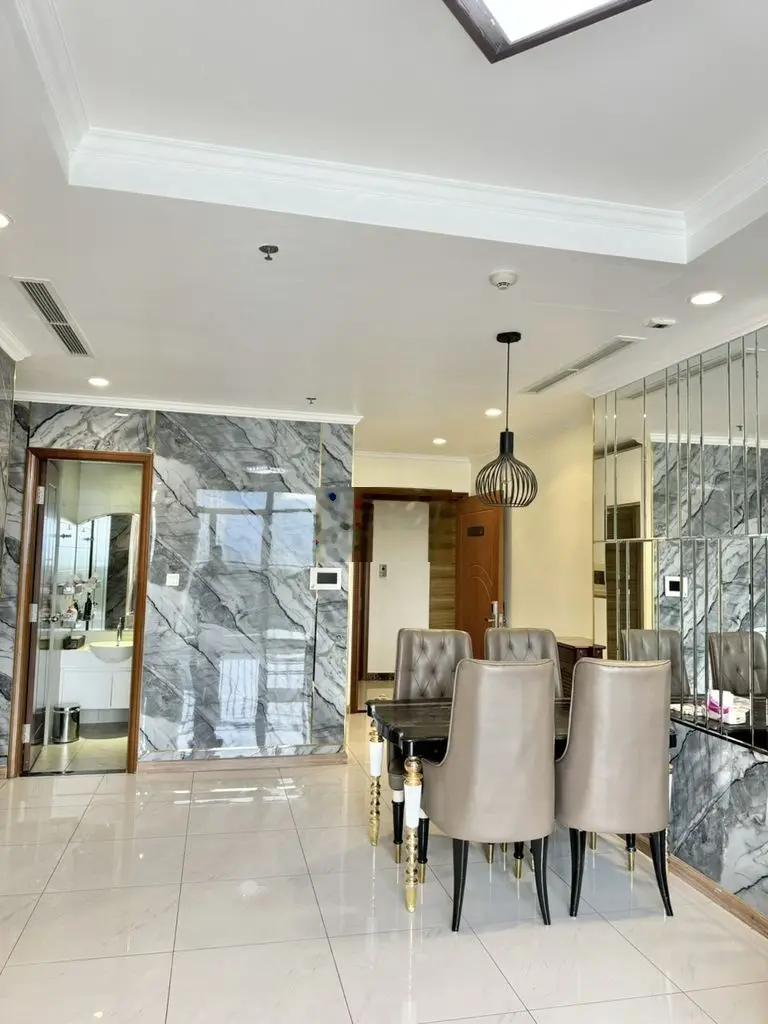 Bán rất gấp căn 3PN Vinhomes Central Park, full nội thất, view thoáng