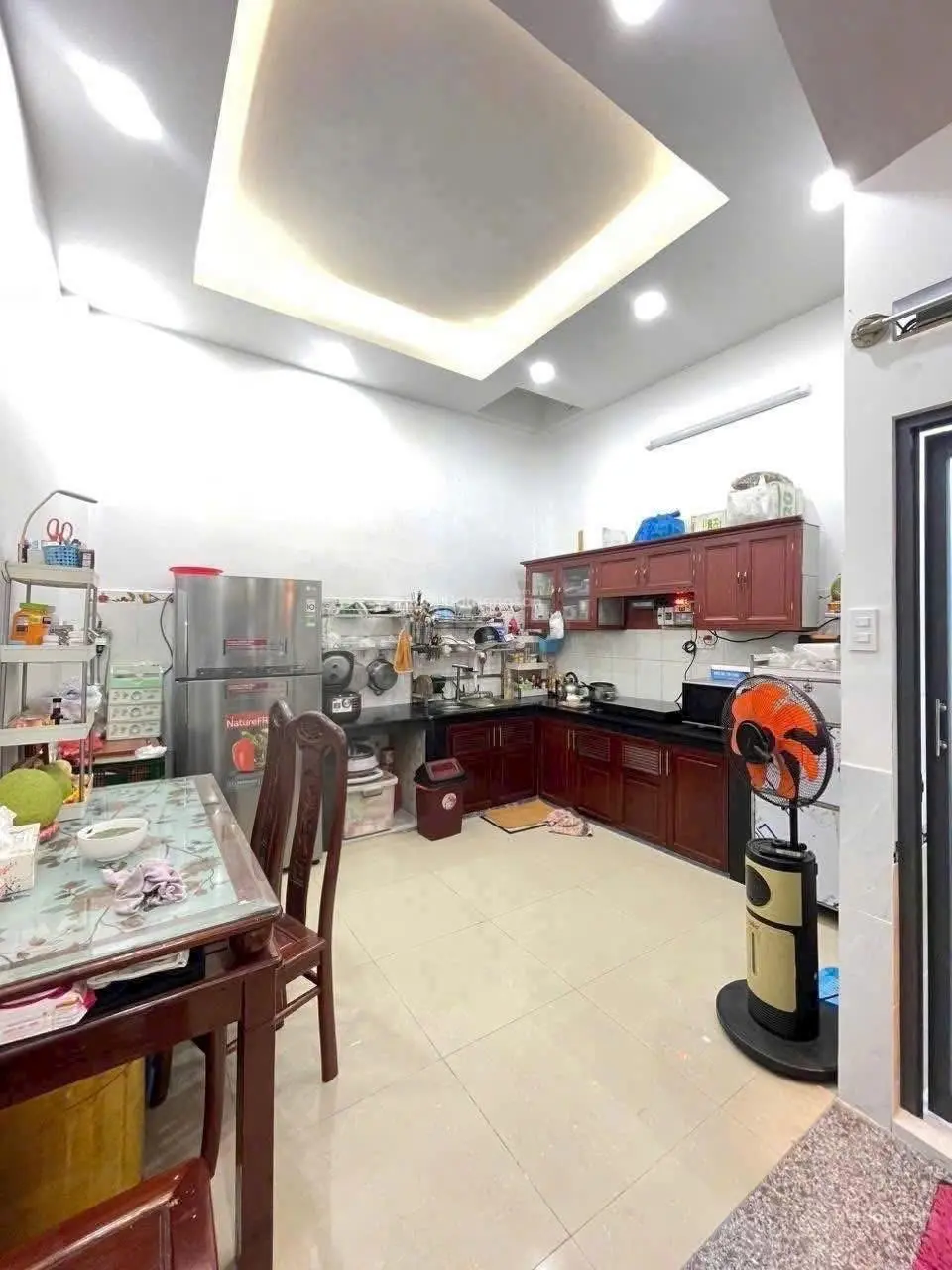 Chính chủ bán gấp nhà 2 lầu giá 1tỷ370triệu - ngay vòng xoay an lạc. đang cho thuê 15tr/tháng