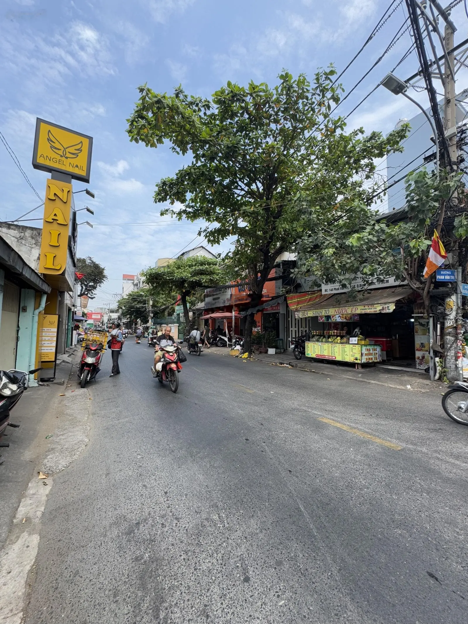 Cách chợ Bà Chiểu 1Km. Nhà mới 2 tầng. 3 phòng. 66m2 (Nở hậu). Dài 24m. HXT đỗ cửa. Nhỉnh 7Tỷ