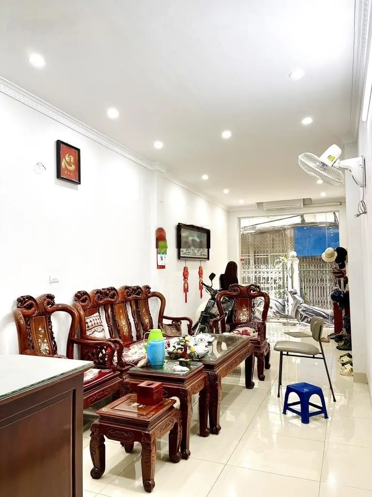 Bán nhà phố Đội Nhân Ba Đình 45m2 5 tầng 3.5m MT giá 16.2 tỷ