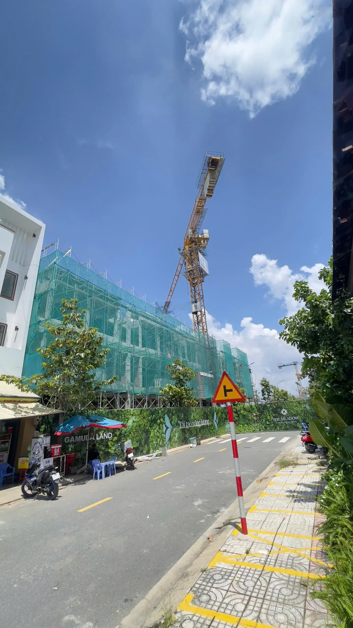 Nhà phố 7x20, mặt tiền 20m, khu bán compound hồ bơi, trường học, công viên.. 11,6 tỷ giáp Tân Phú