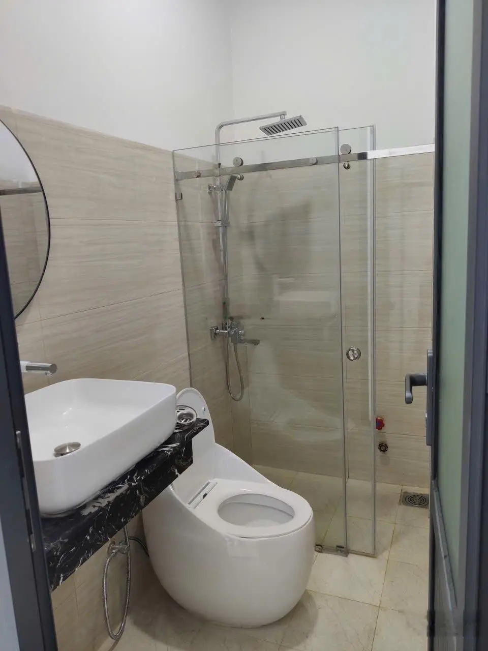 Chính chủ nhờ bán nhà hẻm Dương Hiến Quyền cạnh chợ Ba Làng - Phường Vĩnh Hoà, 90,8m2. Giá 5.7 tỷ