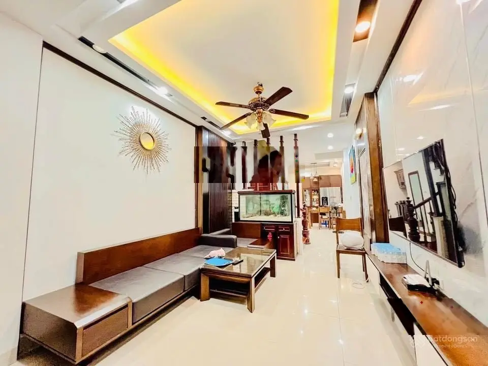 Bán gấp căn Lý Thái Tổ, p10, Quận 10 ngay mặt tiền hai bên, LH 0766372521 xem nhà