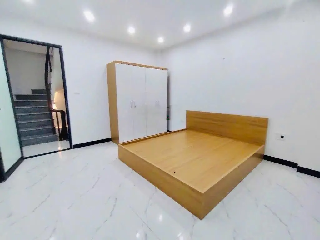 Bán gấp nhà 5 tầng 33m2 tại Trung Thanh, Hữu Hòa, Thanh Trì, mặt tiền 4m, giá siêu tốt 4.6 tỷ