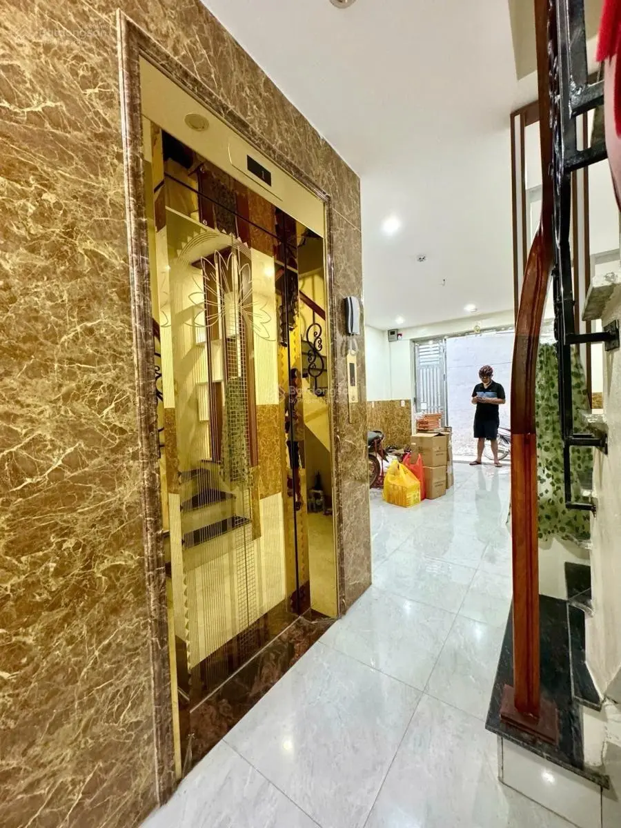 Bán Gấp Gà đẻ trứng vàng phú Diễn 50m2 x 7 tầng 10 phòng khép kín full nội thất Thang máy víp