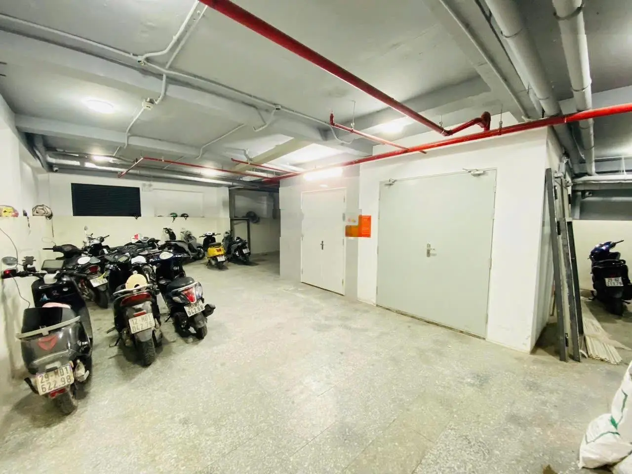 Siêu Phẩm Toà Căn Hộ Cao Cấp 9T, Phố Nguyễn Khang, Thành Thái Cầu Giấy Ô Tô Tránh KD 250Tr/Thág.