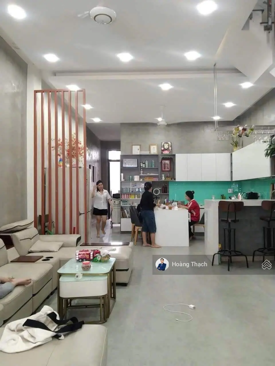 Bán nhà 1 trệt 1 lầu + trên có sân thượng gần chợ Dĩ An 1 đang kinh doanh spa