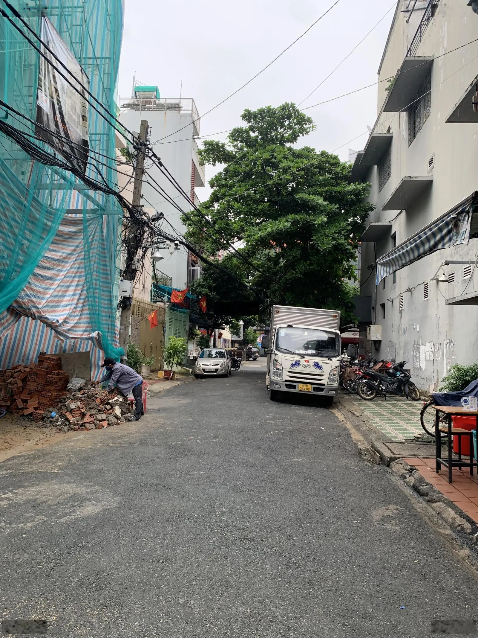 Nhà đẹp 4 tầng - 2 MT hẻm ô tô Nguyễn Hồng Đào - Công viên sau nhà