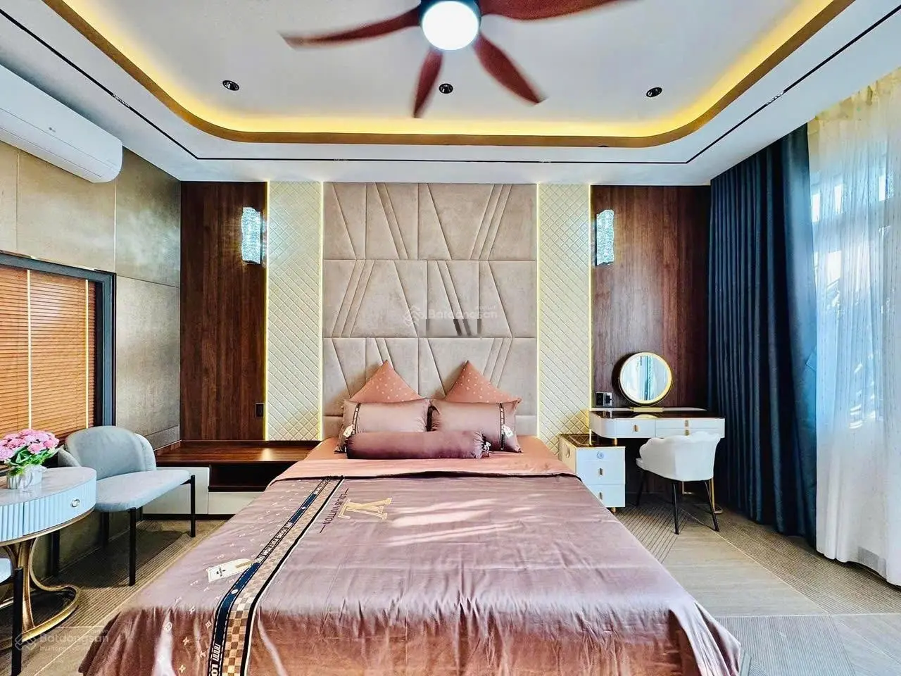Cần bán gấp căn nhà phố nằm tại Q1! Đ. Bùi Thị Xuân, P. Bến Thành, Q1. Giá 7tỷ380tr DT: 120m2. SHR