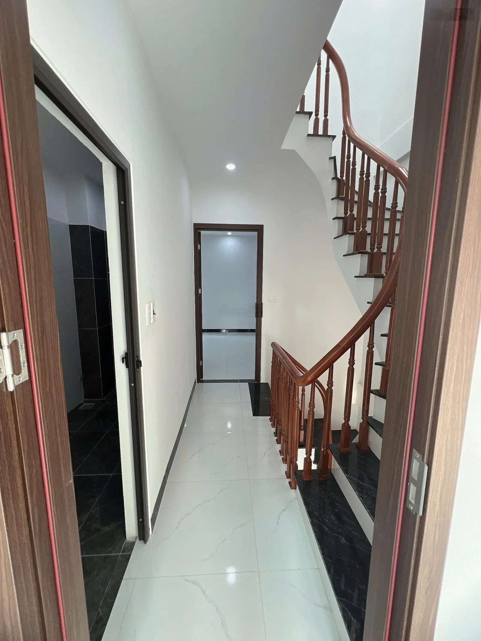 Nhà Độc Lập Đại Thành 51mx3t giá 3,55 tỷ full nội thất. 68mx3t giá 3,7 tỷ đường 3,5m ô tô đỗ cửa
