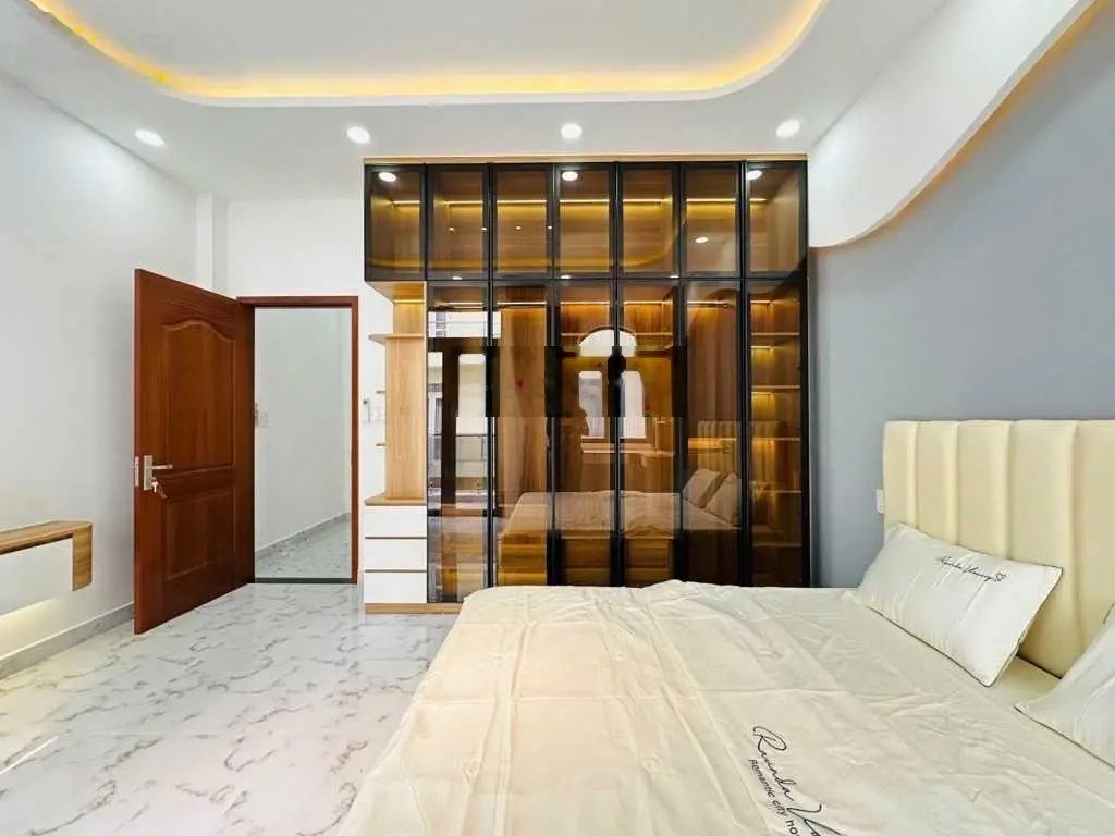Nhà mới HXH Thống Nhất, 3 tầng, ngang lớn 4,6m, tặng full nội thất, vào ở ngay