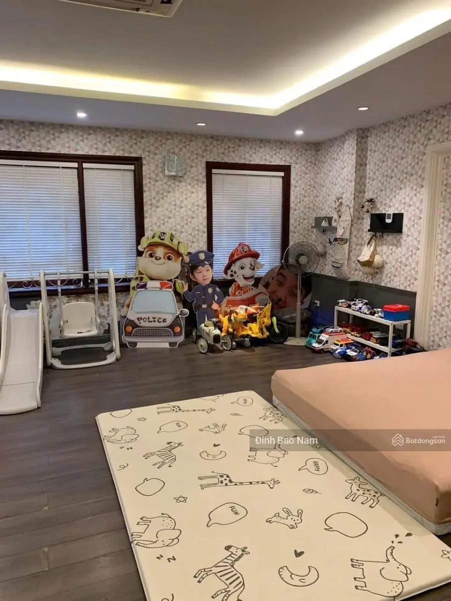 Đội Cấn 108m2 5 tầng mặt tiền 16.8m lô góc 2 mặt tiền ô tô tránh sổ đỏ vuông đẹp cách mặt phố 20m