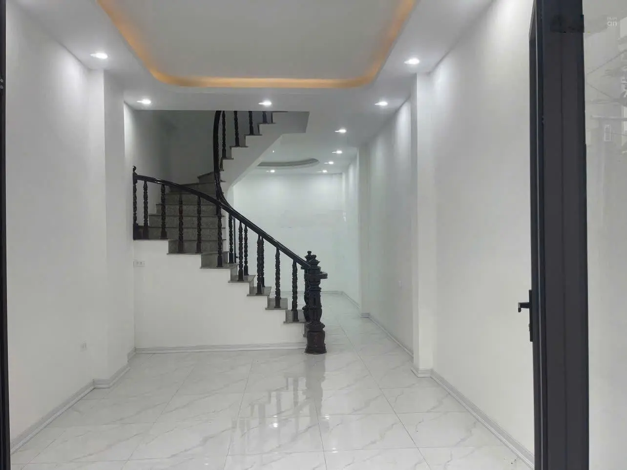 100m ra vòng xuyến Lê Trọng Tấn, 41m2-6,5tỷ=150tr/m2. SĐCC - TT chuẩn 100%. Thương lượng thoải mái
