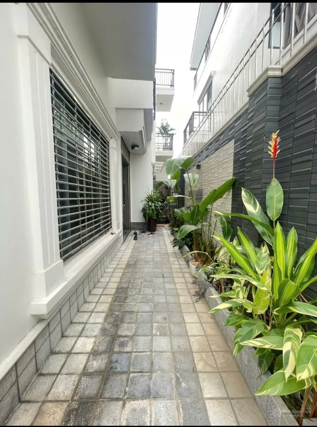 BIỆT THỰ LÊ HỒNG PHONG S=130m x 3 tầng Bìa đỏ cc vị trí đẹp. Thuận tiện đủ đường Chỉ 11,8 ty