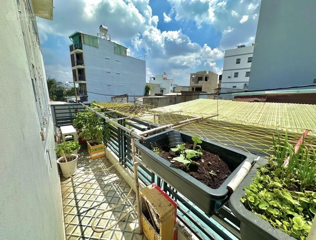 Chủ gửi bán gấp căn nhà 2 tầng DT 72m2 ngay Vạn Phúc City, giá nhỉnh 5 tỷ, SHR, vuông vức