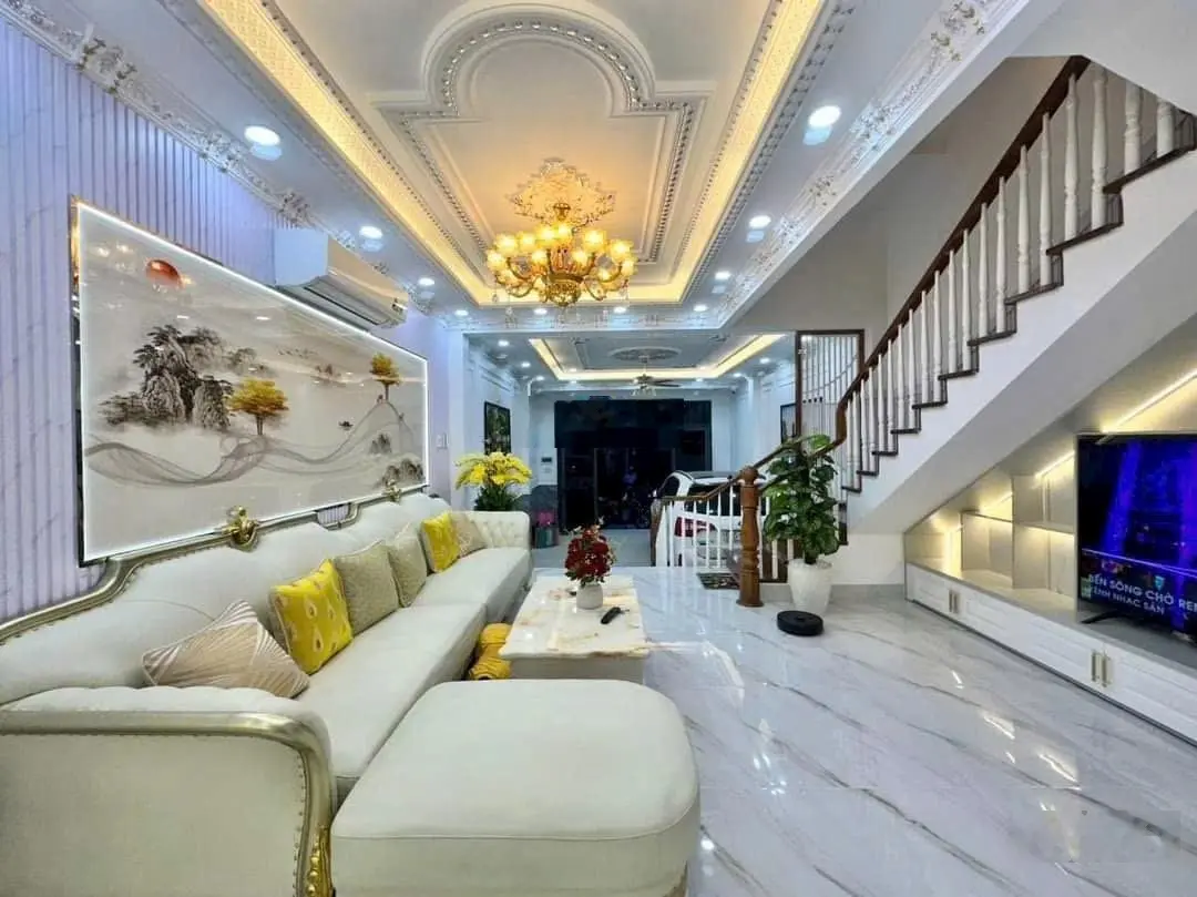 Bán nhà mới - có thang máy - thị trấn Nhà Bè