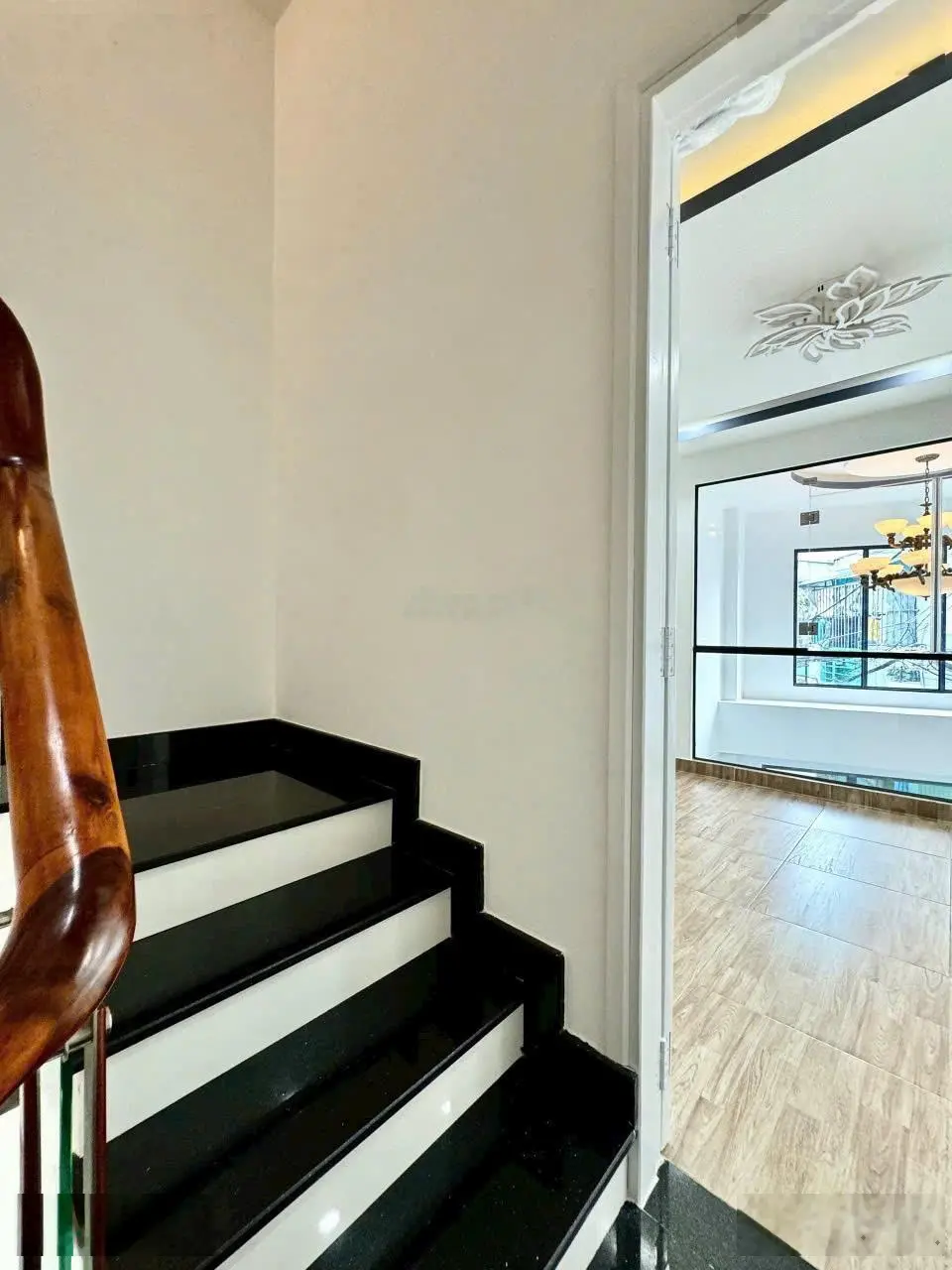 Hẻm xe hơi trung tâm bình thạnh ; 40m2 , 5 tầng , ô tô ngủ trong nhà _ giá 7,15 tỷ tl