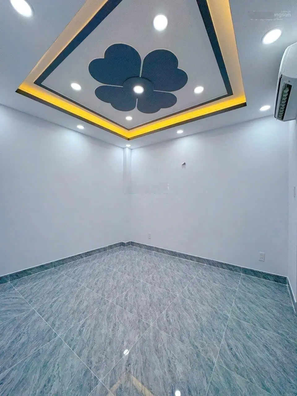 Nhà Đẹp 4 Tầng - Phú Nhuận - Gần Mặt Tiền - 6 tỶ Xíu