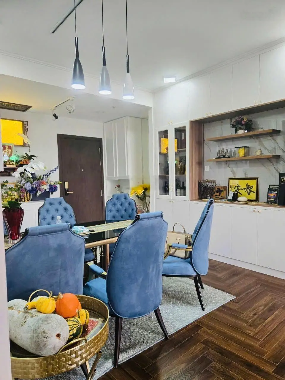 Cần bán nhanh căn hộ 3PN The Tresor mặt tiền Bến Vân Đồn giá tốt. LH: 0909 024 ***