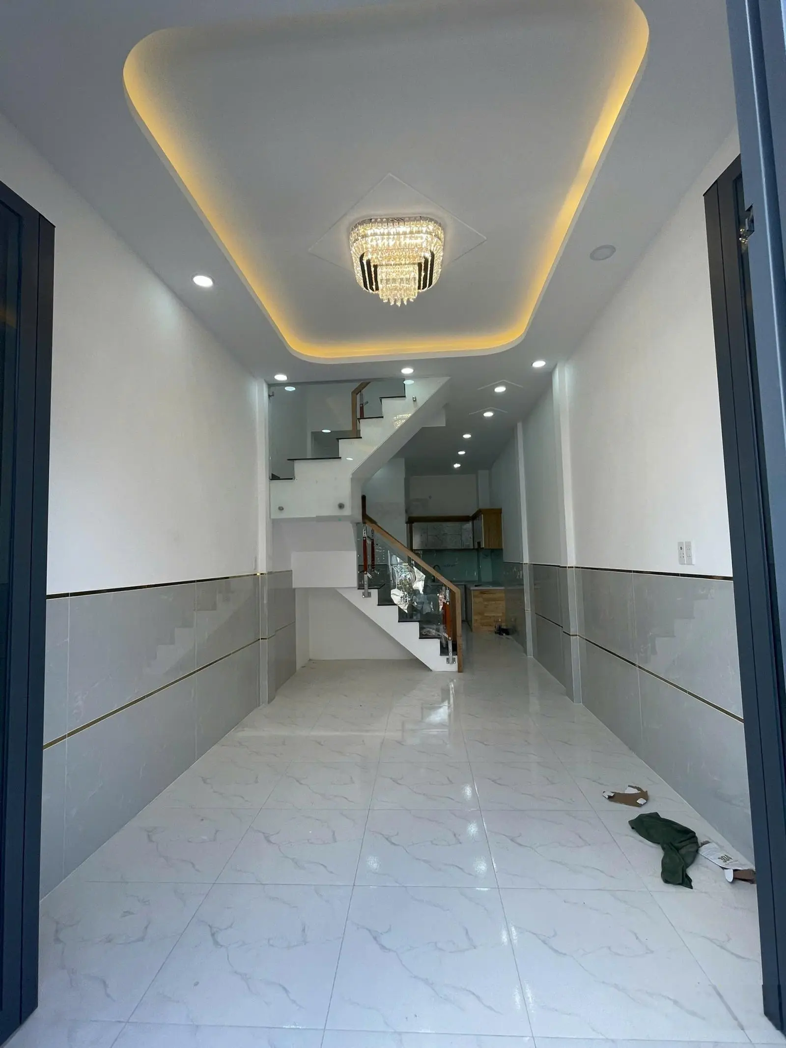 Hàng hiếm tại Mã Lò, 2 phòng ngủ, 2vs, có sân thượng chỉ với 2,68 tỷ. A/C đã sở hữu căn nhà 35m2