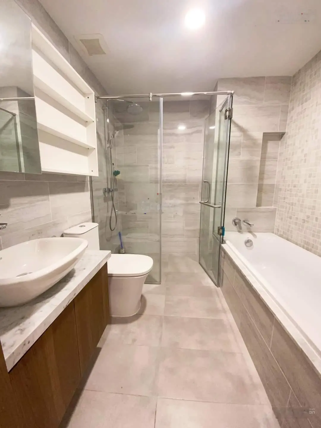 Cần bán căn hộ chung cư The Gold View 133m2, 3PN, Q. 4, giá: 8 tỷ, LH: 0903 077 ***. Được