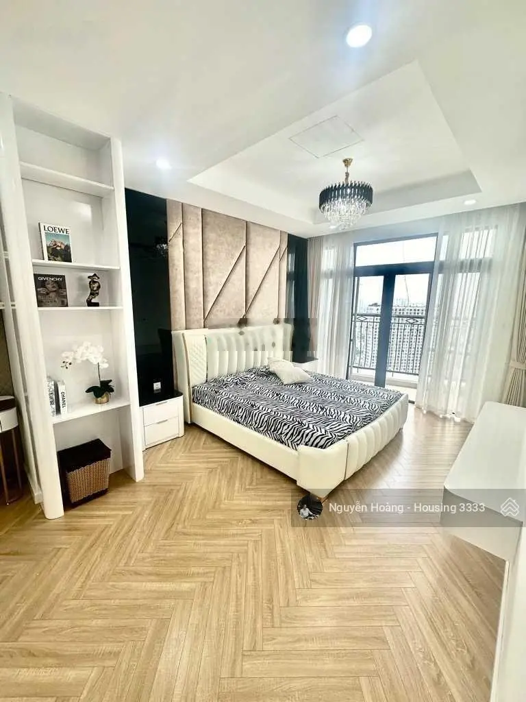 (Giá thật) tôi cần bán căn hộ 110m2, 3PN 2 WC, tầng trung ban công Đông Nam thoáng mát, giá 9 tỷ 5