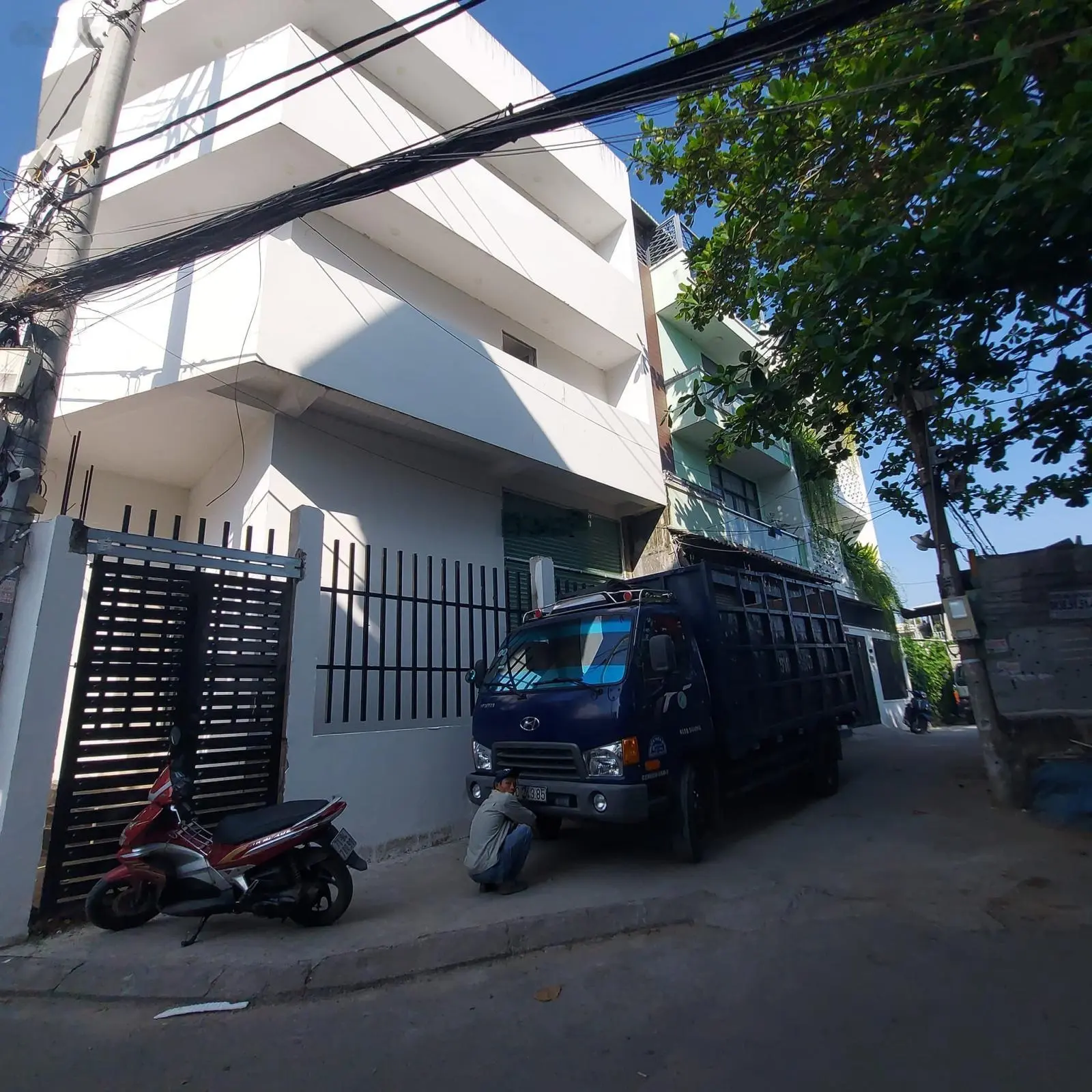 Rẻ quá! Nhà 4 tầng góc hẻm 7m, xe hơi tránh nhau. 100 m ra HTP, TT NB. 8*10m
