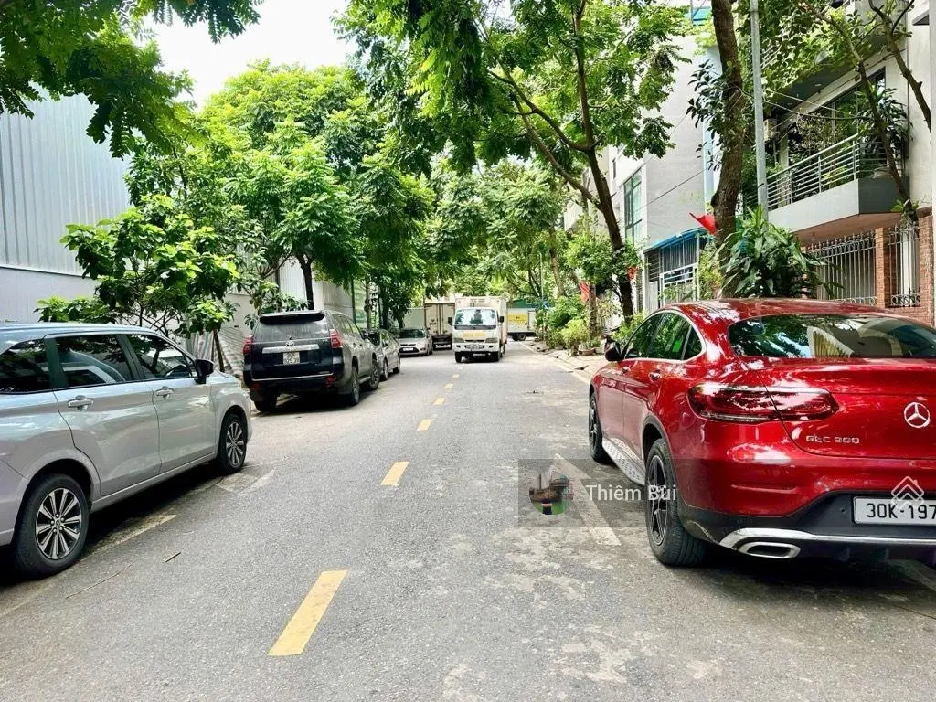 Bán gấp nhà dân xây 5 tầng ô tô đỗ cửa tặng full nội thất giá 6.3 tỷ