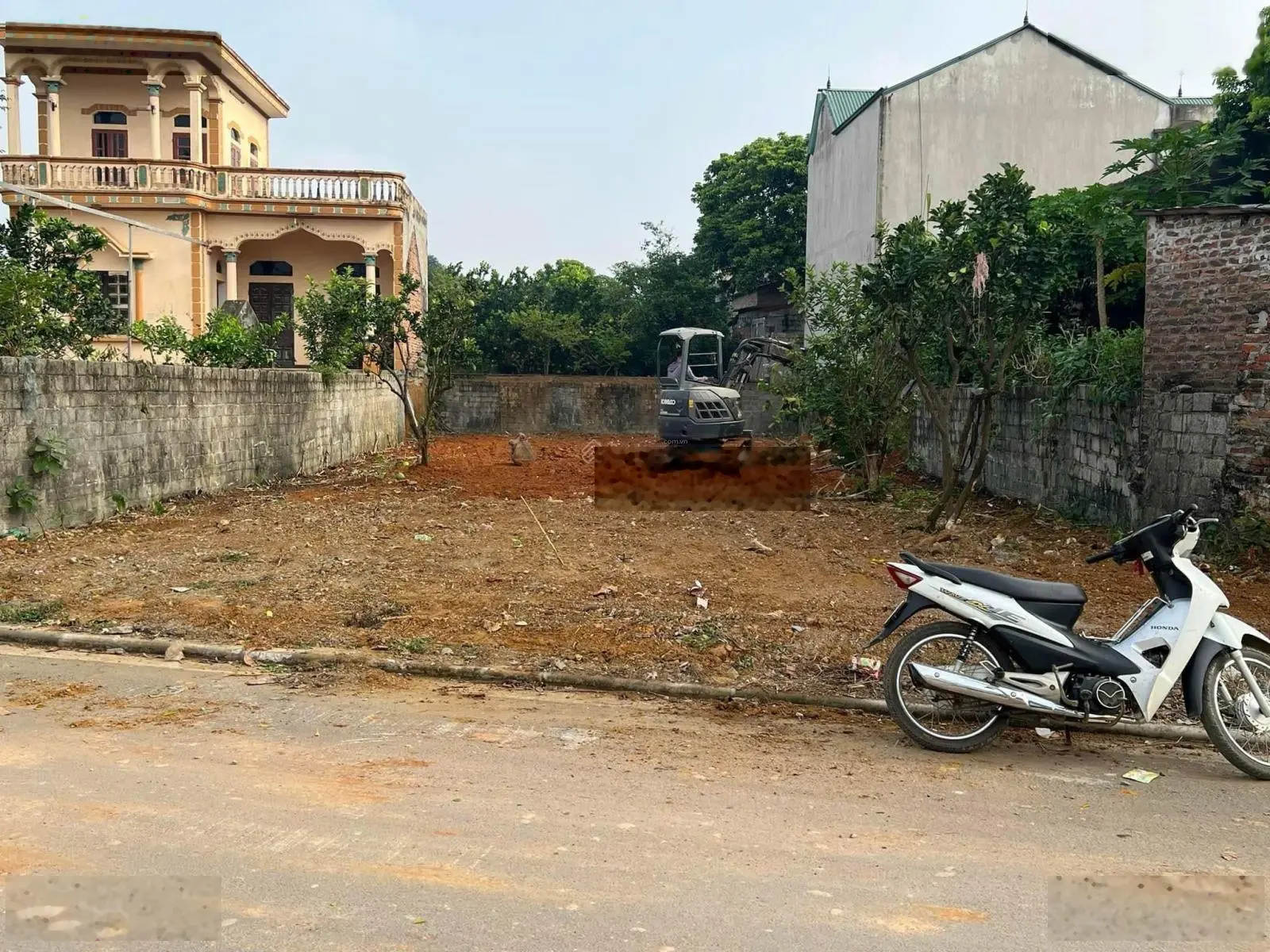 CHÍNH CHỦ cần bán 328m full thổ cư, mặt tiền 14m, 2 mặt đường trước sau, cách đường TL421 chỉ 500m