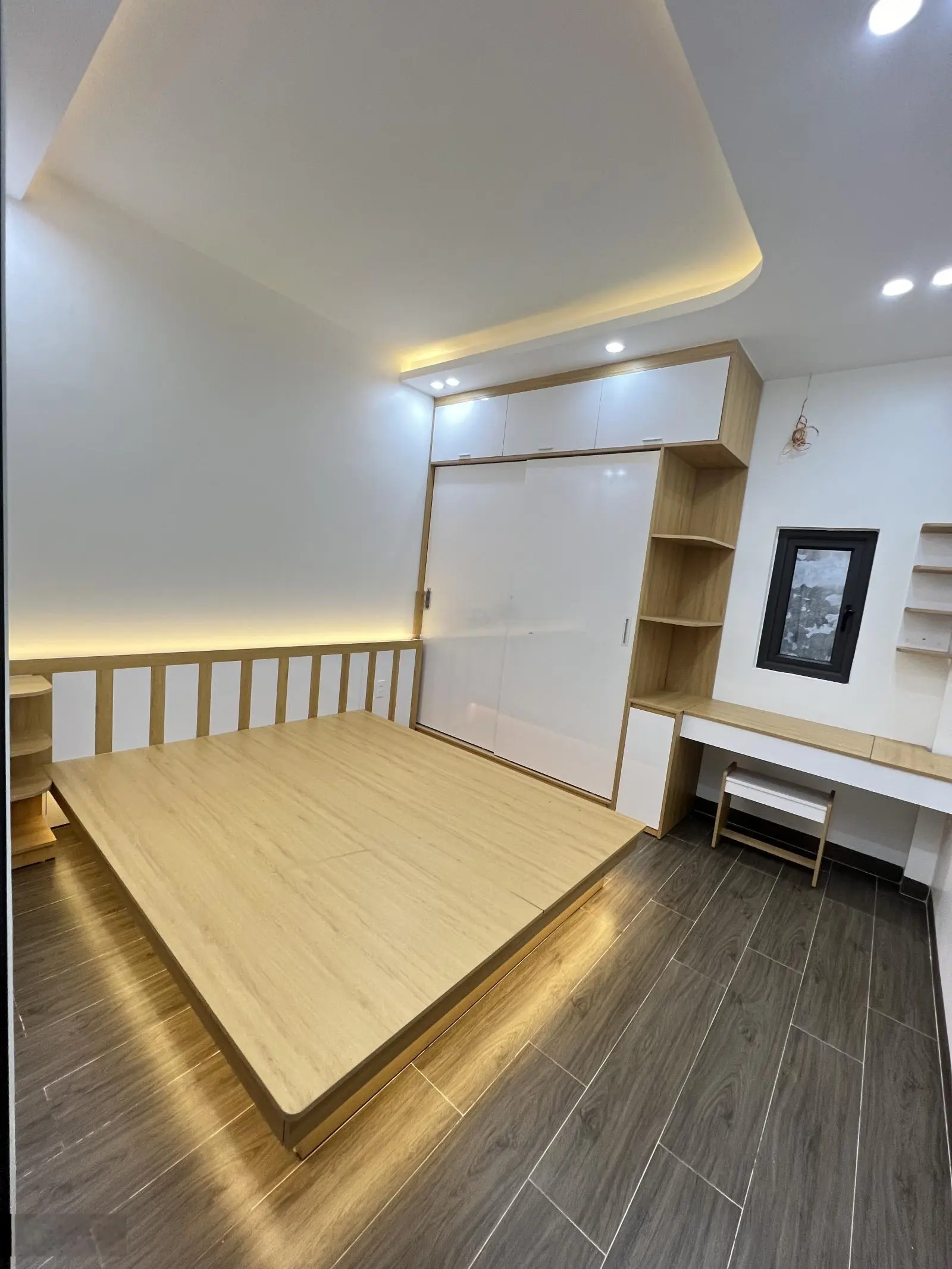 Bán nhà 4 tầng độc lập ô tô Morning đỗ cửa phố Lâm Tường - Tô Hiệu
