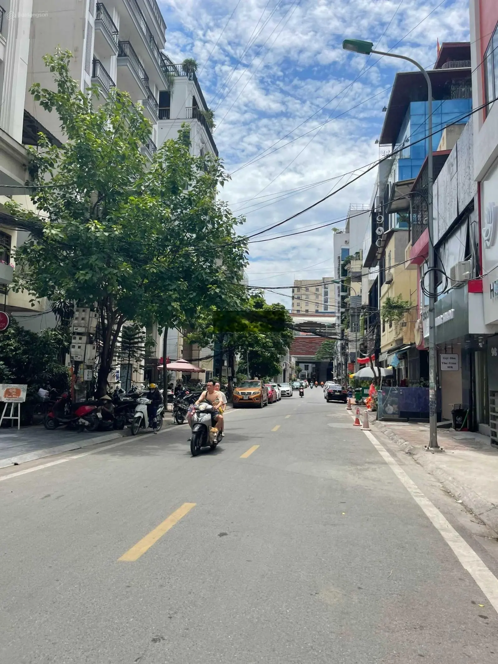 Bán nhà phố Hoàng Cầu,Đống Đa.Lô góc.DT 125m2 x 8T.Cho thuê 130 triệu/tháng.Giá 45 tỷ.LH 0978 996 ***
